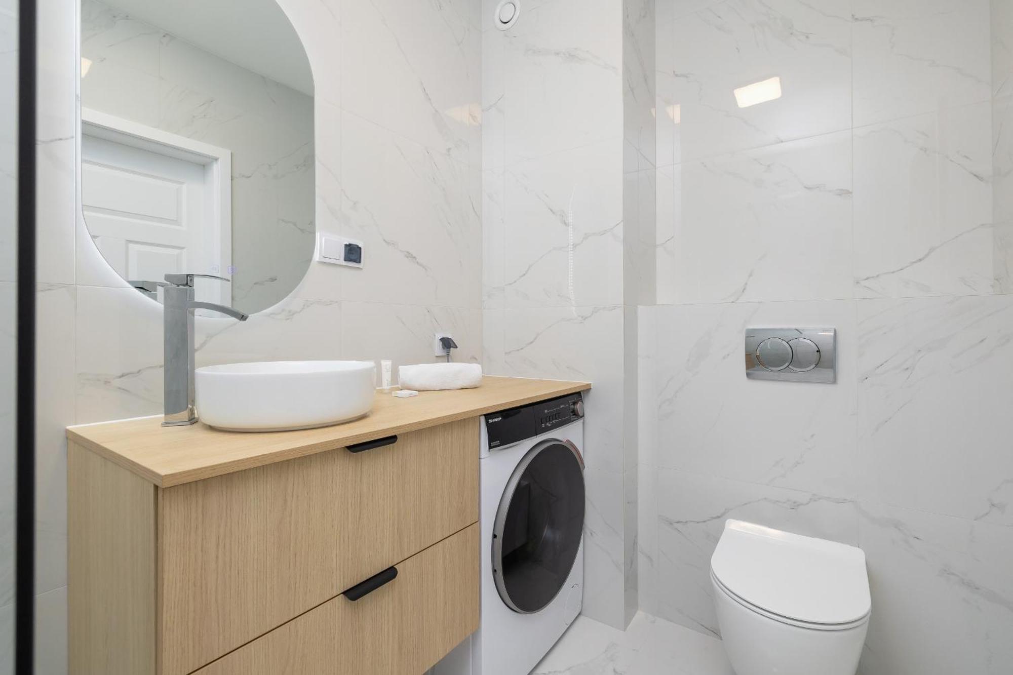 Krowoderska Apartment With Balcony Near City Center By Rent Like Home Cracovie Extérieur photo