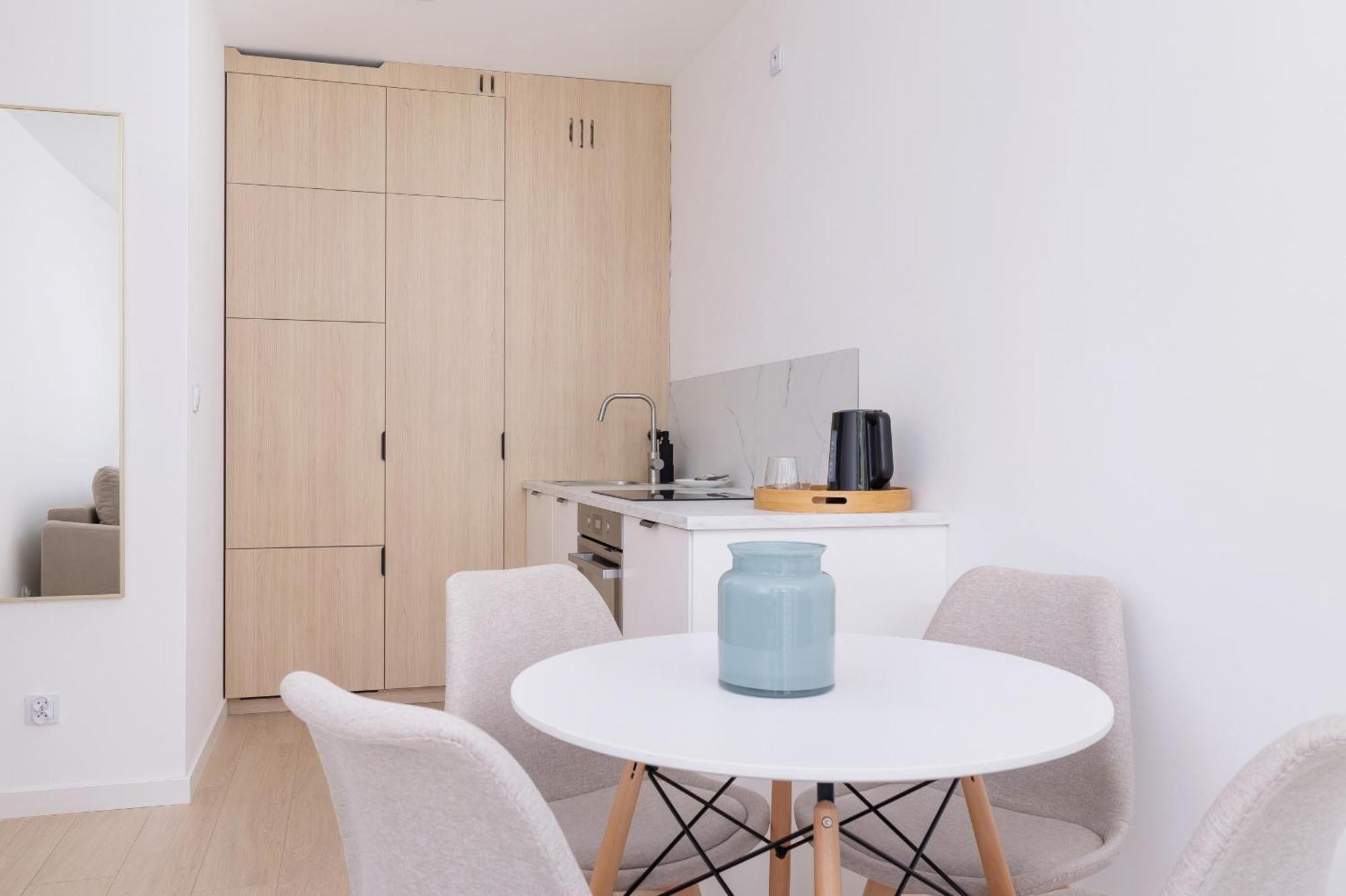 Krowoderska Apartment With Balcony Near City Center By Rent Like Home Cracovie Extérieur photo